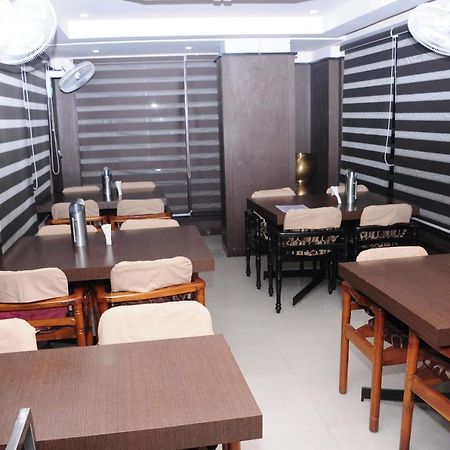 Hotel Surya Rājahmundry Екстериор снимка