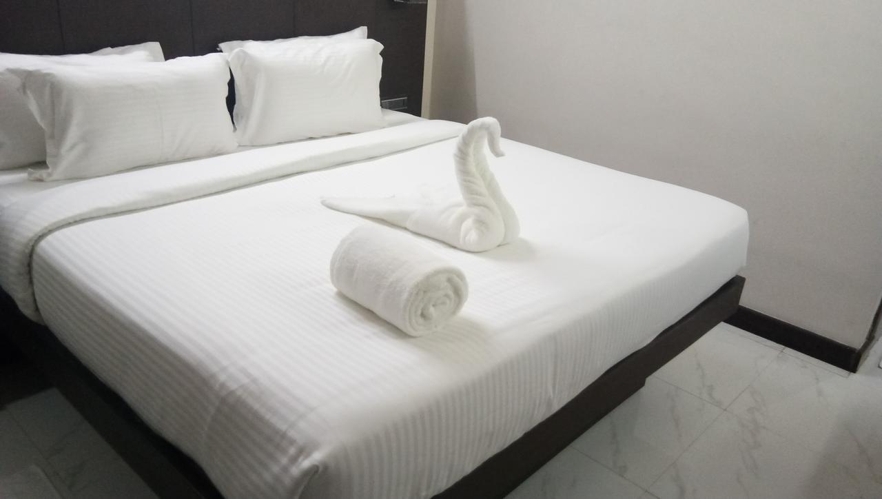 Hotel Surya Rājahmundry Екстериор снимка