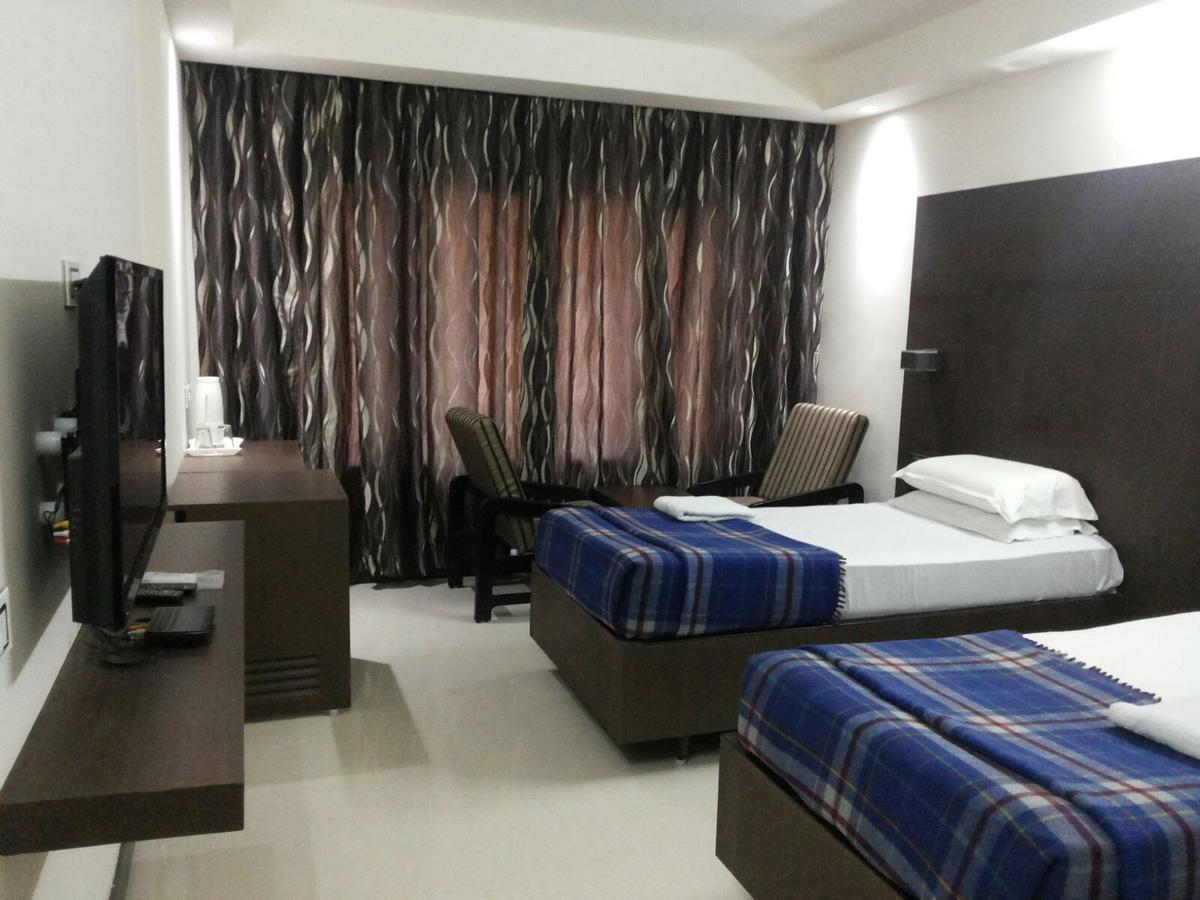 Hotel Surya Rājahmundry Екстериор снимка