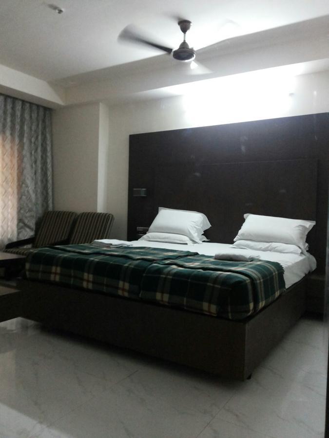 Hotel Surya Rājahmundry Екстериор снимка