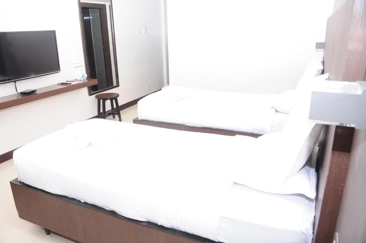 Hotel Surya Rājahmundry Екстериор снимка